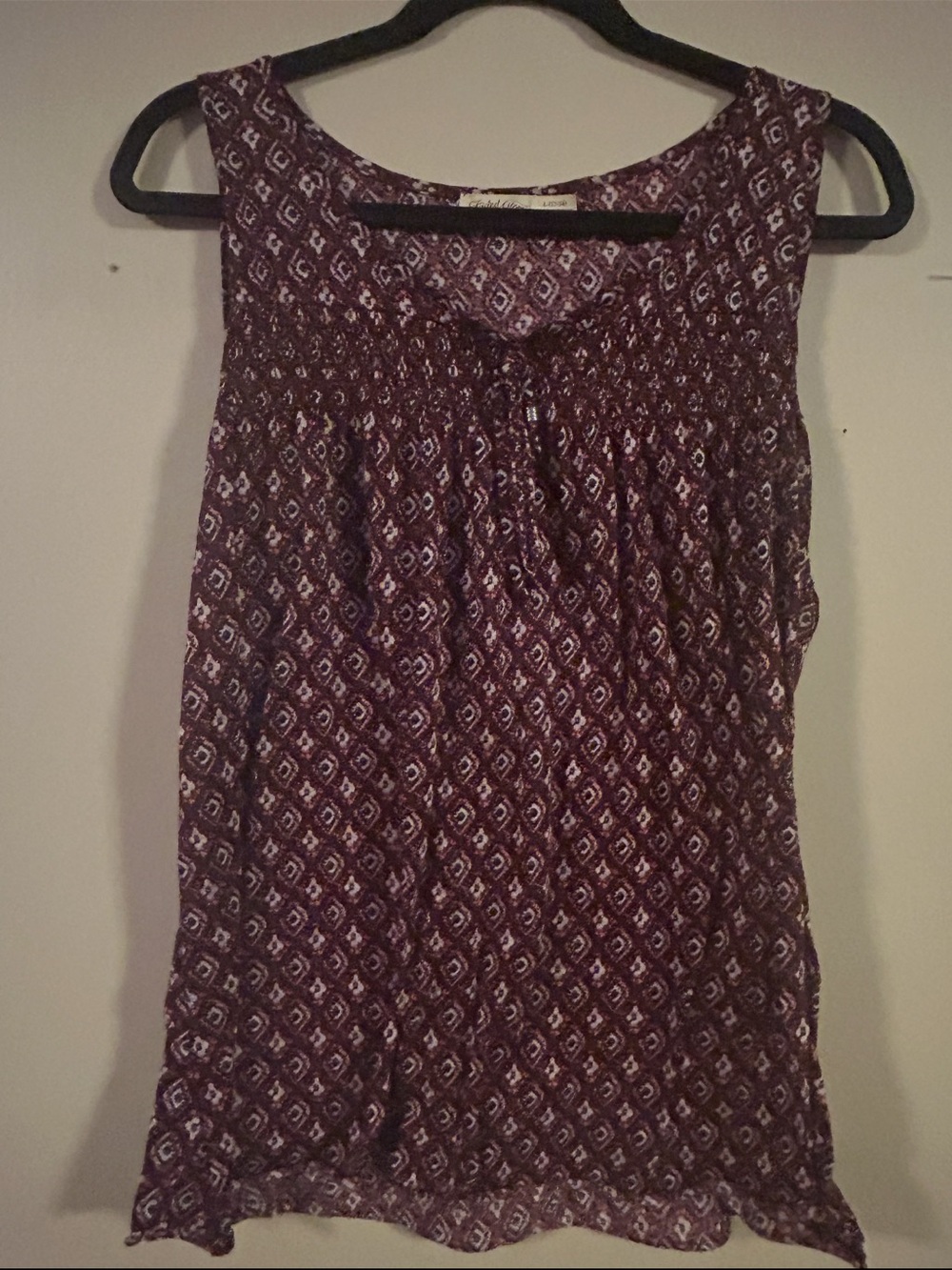 Faded, Glory Women’s Sleeveless Smocked Yoke Tank Top - Geo Print